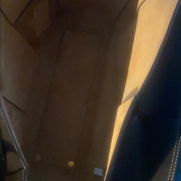 AUTHENTIC BOTTEGA VENETA TOTE - Picture 13 of 15